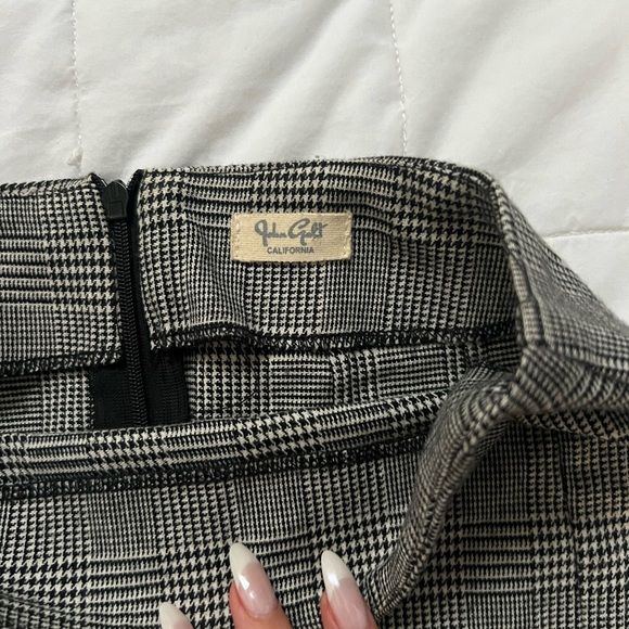 Brandy Melville plaid mini skirt with slits - Picture 6 of 7